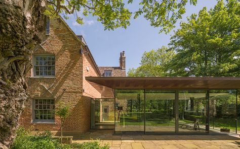 https://www.telegraph.co.uk/property/uk/add-ultra-modern-glass-extension-old-listed-home-make-work/ Orangery Extension, Cottage Extension, Georgian Buildings, Glass Extension, Modern Extension, House Extension Design, Old Home, Modern House Exterior Design, Georgian Homes