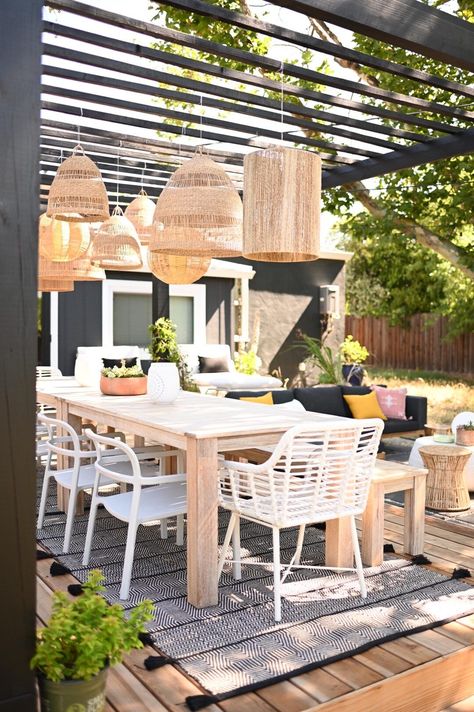 Pergola With Lanterns, Pergola Dining Area, Shavonda Gardner, Bungalow Backyard, Pergola Decor, Black Pergola, Backyard Dining, Lanterns Hanging, Pergola Design