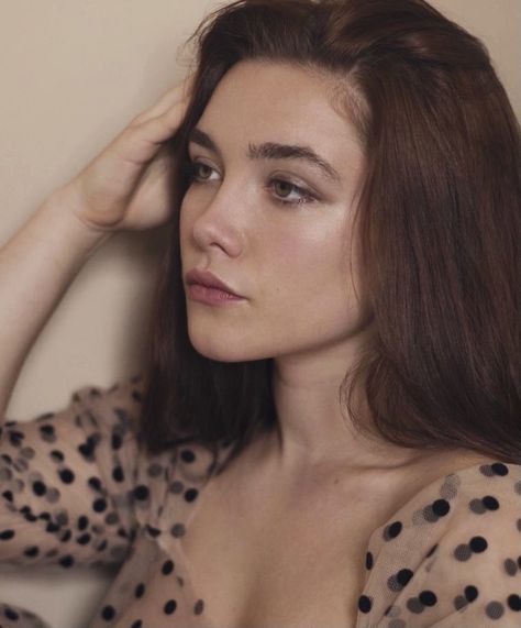 Florence Pugh Side Profile, Florence Pugh Red Hair, Florence Pugh Brown Hair, Florence Pugh Dark Hair, Florence Pugh Brunette, Bistro Huddy, Electric Idol, Female Icons, Marvel Cast