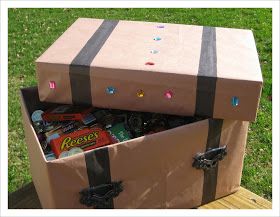 Treasure Chest Costume, Diy Treasure Chest, Things We Do For Love, Long Knife, Chests Diy, Prize Box, Pirate Treasure Chest, Diy Chocolate, Anniversaire Harry Potter