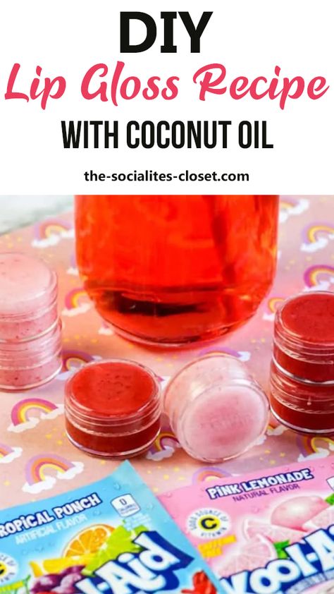 DIY Lip Gloss Recipe with Coconut Oil - The Socialite's Closet How To Make Diy Lip Balm, Coconut Oil Lip Gloss, Beeswax Recipes, Lip Gloss Recipe, Coconut Oil Lip Balm, Gloss Diy, Diy Lip Balm Recipes, Diy Coconut Oil, Lip Gloss Homemade