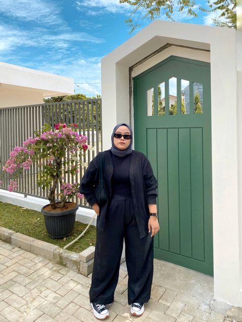 Chubby Girl Outfits Hijab, Ootd Hijab Orang Gemuk, Outfit Ke Pantai Hijab Simple, Ootd Hijab Big Size, Bigsize Hijab Outfit, Style Orang Gemuk, Ootd Hijab Plus Size, Plus Size Hijabi Outfits, Plus Size Hijab Fashion