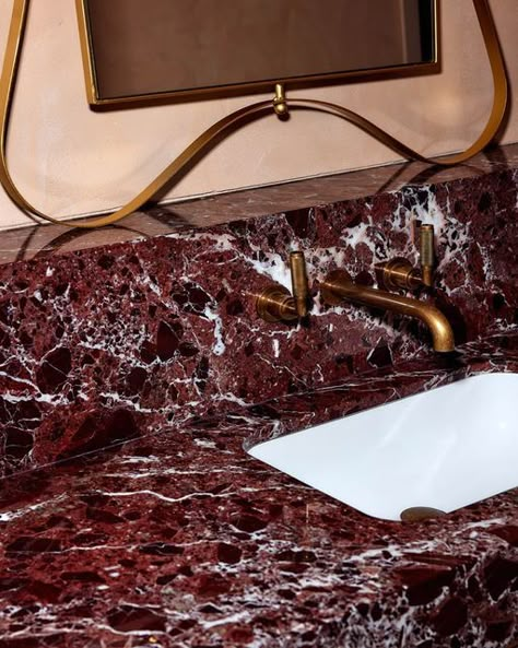 Troy Sivan Bathroom, Rosso Levanto Marble Bathroom, Burgundy Marble Kitchen, Red Marble Countertops, Red Marble Kitchen, Red Marble Bathroom, Marble Kitchen Interior, Bathroom Rich, Calcutta Marble Bathroom