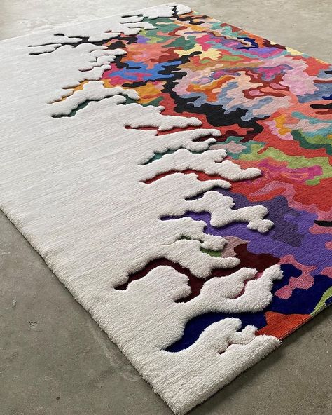 🪷WHITE LOTUS RUG🪷 Process:Hand Tuft Material: Acrylic (other possible options: Wool, NZ wool & etc.) Size: 200 x 280 cm = 6.6 ft x 9.2 ft Custom designs and sizes are welcome ! Express shipping 🌎✈️: US & Canada : 2-5 days UK & Europe : 2-4 days Asia & MENA : 3-5 days Australia & New Zealand : 4-7 days * * \# * #\ #whitelotus #whitelotusrug #interiordesign #interiordesigners #interiordesignideas #interiordesign #bestcarpet #designerrugs #designerrug #uniquerugs #uniqueinteriors #int... Melting Rug, Calm Nursery, Funky Rugs, Shaped Rug, Tapis Design, Rug Blue, Floral White, Dream House Decor, Hand Tufted Rugs