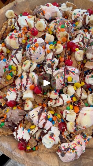 389K views · 3.1K reactions | ICE CREAM NACHOS 🍦🩷 Perfect summer sweet treat! #summertime #partyideas #dessertrecipe | The Magnolia Mercantile | The Magnolia Mercantile · Original audio Ice Cream Nachos, Ice Cream Nachos Recipe, S’mores Nachos, Pioneer Woman Lightened Up Nachos, Dennys Nachos Recipe Copycat, Pioneer Woman Hot Fudge Monster Sundae, Quick Easy Desserts, Snack Tray, Ice Cream Treats