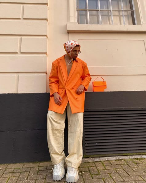 Outfit Orange Color Aesthetic, Aesthetic Vintage Outfits, Streetwear Ideas, High Fashion Men, Color Aesthetic, Outfit Streetwear, Black Men Street Fashion, Streetwear Mode, Orange Outfit