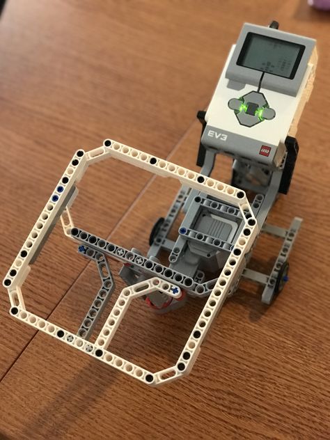 Source code: https://github.com/ShadowkhaN1/CarRac... Brick Game Car Racing using the steering wheel.  Lego Mindstorms EV3. Python, MicroPython Lego Mindstorms Ev3, Brick Game, Lego Mindstorms, Source Code, Lego Projects, Car Games, Car Racing, Race Car, Python