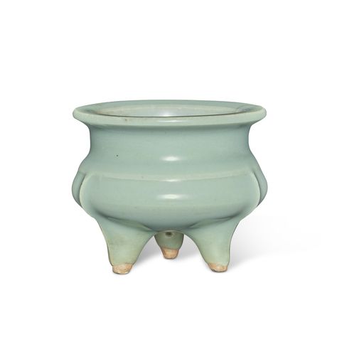 A small 'Longquan' celadon-glazed tripod censer, Southern Song dynasty | Chinese Art | 2024 | Sotheby's Longquan Celadon, Song Dynasty, Chinese Art, Tripod, A Small, Auction, Songs, Art