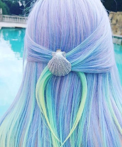 Mermaid Life 🌊✨🧜‍♀️ on Instagram: “Perfect mermaid hair !!! 🧜🏼‍♀️👀✨ . . .  #mermaidlife #mermaid #mermaidtail #mermaidtails #mermaidstyle #mermaidstuff #mermaidtattoo…” Hair Color Pastel, Beautiful Hair Color, Unicorn Hair, Pastel Hair, Mermaid Hair, Rainbow Hair, Cool Hair Color, Grunge Hair, Green Hair