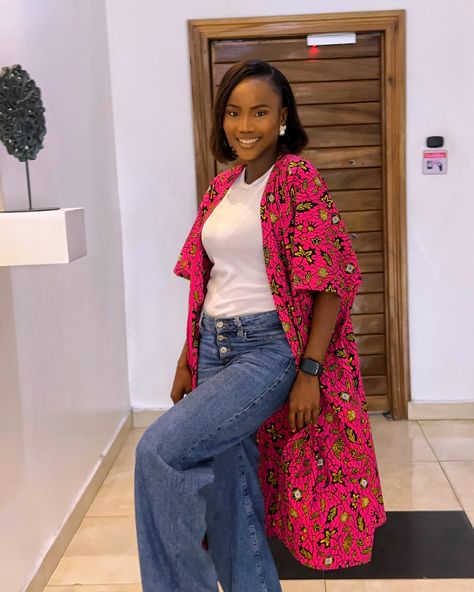 Switch from being basic to cozy and stylish with the Grace kimono in a minute for just N18,500 Hurry to our dm today!! Ankara Kimono Jacket, Cali Summer, African Print Kimono, Ankara Kimono, Afrocentric Fashion, African Outfits, Ankara Gown, Ankara Fashion, Ankara Gown Styles