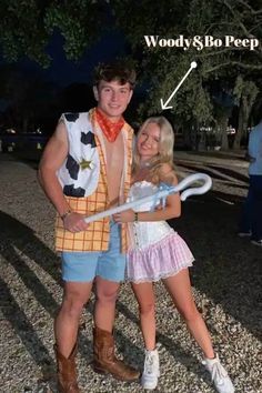 Couples Film Costumes, Couples Halloween Costume 2024 Cute, Hallow Costume Ideas, Toy Story Duo Costumes, Costume Party Couple, Halloween Costumes Ideas Duo 2024, Best Couples Costumes 2024, Couples Toy Story Costume, Duo Couple Halloween Costumes