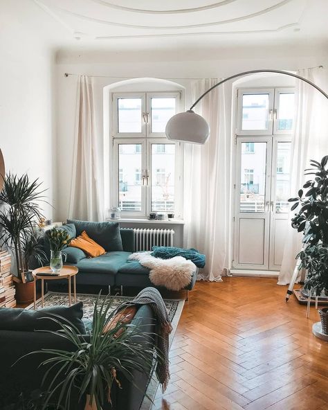 Westwing on Instagram: “Nothing beats natuurlijk licht ☀️ #MijnWestwingStijl 📷 @fridlaa” Home Gym Garage, Modern Boho Living Room, Boho Living Room, Living Room Grey, A Living Room, Design Living, Cheap Home Decor, Apartment Living, 인테리어 디자인