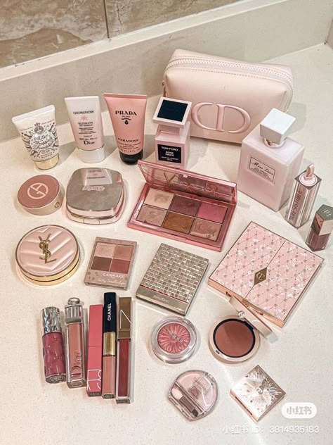 Makeup Lover Aesthetic, Shoppers Makeup, Luxury Makeup Aesthetic, Expensive Makeup Brands, Simple Makeup Ideas, Koleksi Makeup, Soft Natural Makeup, Back To School Makeup, Expensive Makeup