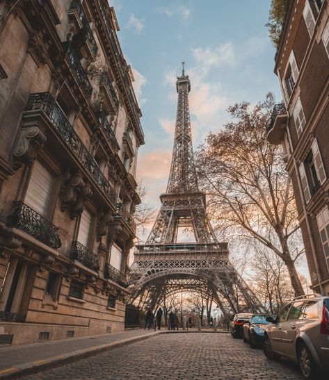 rue de l'Université in Paris - most Instagrammable places in Paris Paris Travel Tips, Passport Travel, Life Abroad, Paris Travel Guide, Photography Beach, Instagrammable Places, Paris Travel, Tour Eiffel, Wanderlust Travel