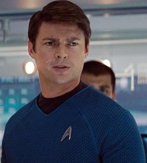 Doctor Leonard "Bones" McCoy Leonard Mccoy, Star Trek Actors, Star Trek Reboot, Film Star Trek, Star Trek 2009, New Star Trek, Star Trek Beyond, Star Trek Into Darkness, Star Trek Images