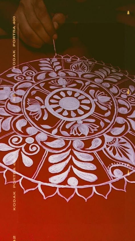 Alpona Painting, Kolka Design, Lotus Rangoli, Alpona Design, Plate Decoration, Simple Mehndi Designs Fingers, Birthday Card Craft, Free Hand Rangoli Design, Free Hand Rangoli