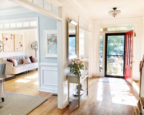 Transom Window Hallway, Transome Window Ideas, Interior Windows Between Rooms, Transom Windows Interior, Mill Work, Small Foyer, Styl Shabby Chic, Foyer Decorating, Transom Windows