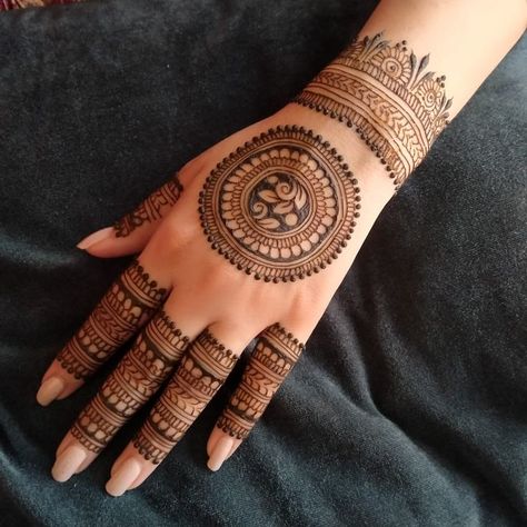 Easy Mandala Mehndi Design for Back Hand || Unique Henna Designs #mandala #simplemehndi #trending Henna Designs Mandala, Mandala Mehndi Designs, Unique Henna Designs, Mandala Mehndi Design, Mehndi Designs For Back Hand, Mehndi Designs For Back, Mehndi Design For Back Hand, Mandala Mehndi, Mehendi Simple