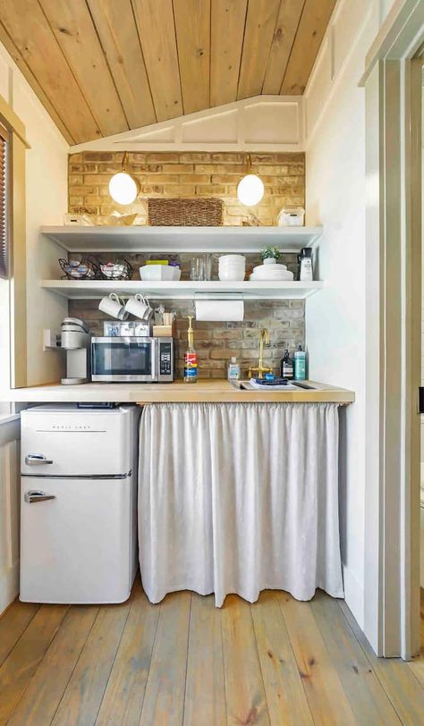 FREE Breakfast - The Tiny - 192 SQ FT Tiny House - Tiny houses for Rent in Galveston, Texas, United States Tiny House Kitchenette, Airbnb Kitchenette, Shed To Tiny House Interior, Shed Interior, Tiny Houses For Rent, Small Tiny House, Shed Home, Shed To Tiny House, Crazy Ideas