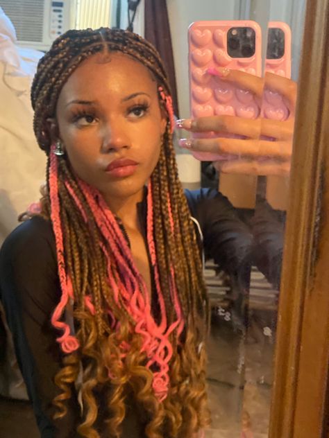 Black Braids Blonde Ends, Brown And Pink Braids Black Women, Braids With Curls Blonde And Black, Braids With Blonde In The Back, Curly End Braids Hairstyles, Light Brown And Pink Box Braids, Brown And Blonde Hair Black Women Braids, French Curls Braids Thick, Pink Box Braids With Curly Ends