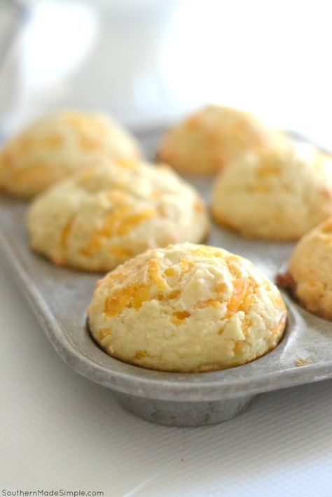 Sweet Cheddar Cheese Muffins - A Jim 'N Nick's Copycat Recipe - Southern Made Simple Cheddar Muffin Recipes, Cheddar Cheese Muffins, Cheese Muffins Recipes, Cheese Muffin, Cheese Cupcake, Sweet Muffins, Homemade Apple Butter, Biscuit Rolls, Muffin Tin Recipes