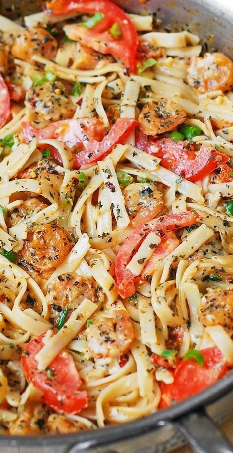 Spicy Shrimp Pasta with Basil Tomato Garlic Sauce Tomato Garlic Sauce, Spicy Shrimp Pasta, Pasta With Basil, Summer Pasta Recipes, Korean Kitchen, Shrimp Recipes For Dinner, Shrimp Recipes Easy, Spicy Dishes, Pasta Dinners