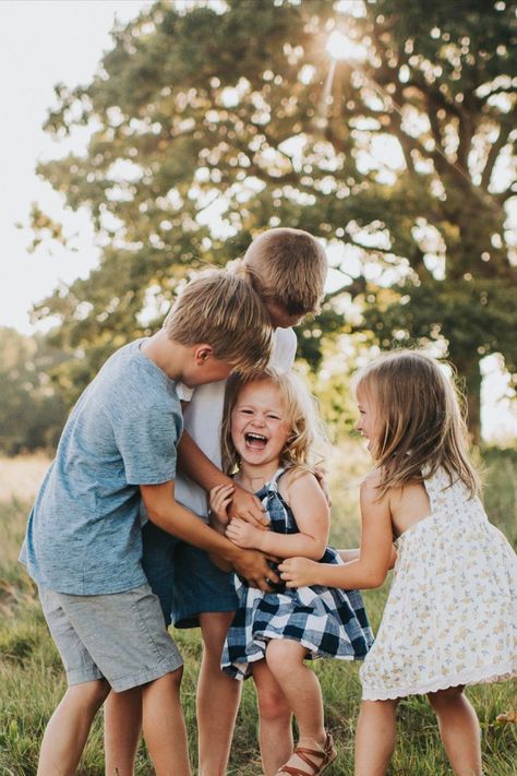 Family photography, children smiling, Summer, Minnesota photography Five Siblings Photography, 4 Kids Photoshoot Poses, Outdoor Newborn Photos With Siblings, 4 Sibling Poses, Family Photo Session Poses, Family Photos 4 Children, Summer Sibling Photo Shoot, Family Photos Young Children, Sibling Portrait Poses