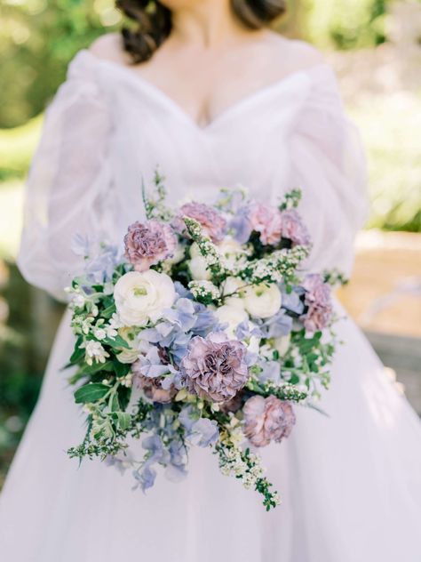 Purple wedding inspiration, old world wedding inspiration, purple bridal bouquet, romantic purple wedding, purple wedding flowers, paletta mansion wedding Blue And Purple Wedding Florals, Dusty Blue And Purple Wedding Flowers, Blue And Purple Wedding Flowers, Purple And White Wedding Flowers, Wedding Inspiration Purple, Bridal Bouquet Romantic, 2023 Bride, Blue Purple Wedding, Old World Wedding