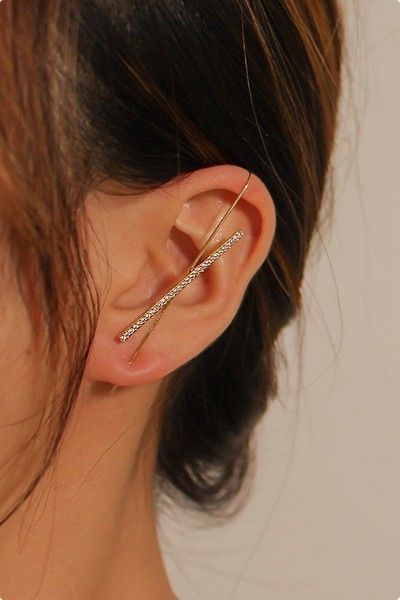 Badass Outfit, Cool Ear Piercings, Accessories Ear, Modern Gold Jewelry, Korean Earrings, Korean Clothing, Silver Jewelry Fashion, Minimal Jewelry, Stylish Earring