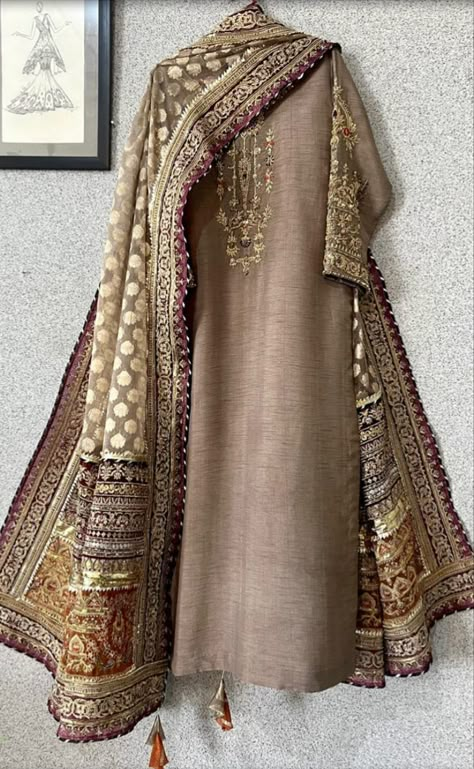 Desi Fits, Salwar Kamiz, Casual Indian Fashion, Desi Outfits, Beautiful Pakistani Dresses, Dresses Traditional, Desi Fashion Casual, Dress Design Patterns, Desi Clothes