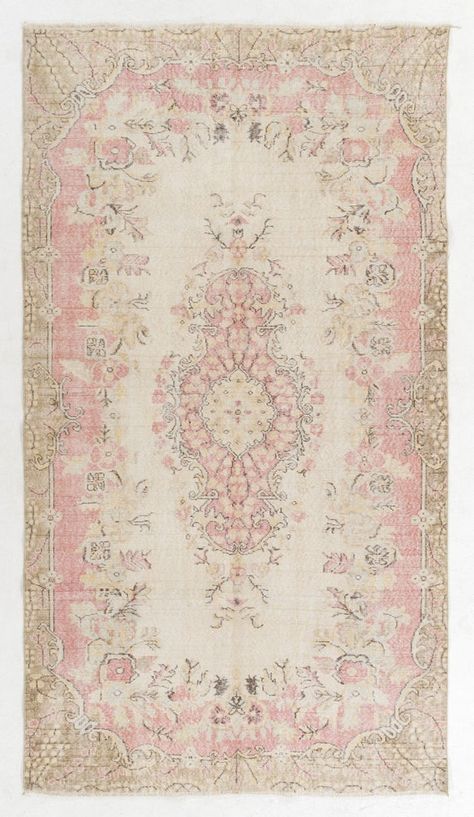 Vintage Rug Bedroom, Pink Ivory, Wool Handmade, Medallion Design, Patchwork Rugs, Pink Rug, Carpet Handmade, My New Room, Bedroom Rug