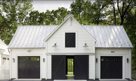 Plan Garage, Farmhouse Garage, Carriage House Garage, Garage Addition, Garage Exterior, Barn Garage, Garage Apartments, Garage Makeover, Large Backyard