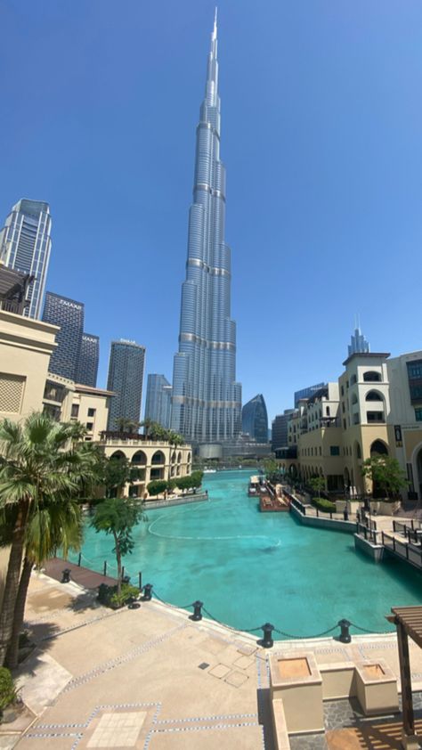 Dubai Fake Story, Dubai Burj Khalifa, Photography Club, Dubai City, Dubai Life, Travel Locations, Holiday Pictures, Background Pictures, Burj Khalifa