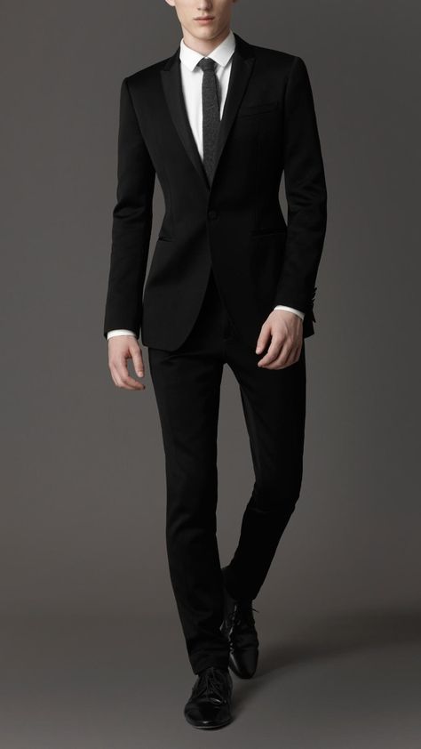 Black Suit Burberry Suit, Terno Slim, Business Casual Blouse, Slim Fit Suit Men, Costume Noir, Bespoke Suit, Classy Men, Beautiful Suit, Slim Fit Suits