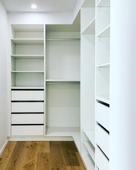 Walk In Robe Layout Small, Walk In Wardrobe Design Small, Small Walk In Robe Layout, L Shape Walk In Robe, Walk In Robe Small, Small Walk In Robe Ideas, 4x8 Walk In Closet Layout, Walk In Wardrobe Ideas Small Spare Room, Wir Layout