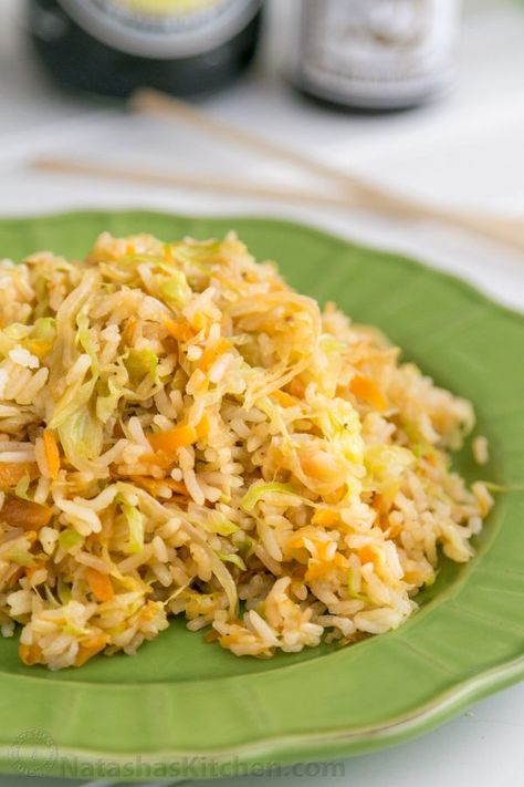 Cabbage Fried Rice Recipe - Natasha's Kitchen Cabbage Fried Rice, Cabbage Fried, Keto Cabbage, Rice Side Dish Recipes, Cabbage Rice, Chinese Foods, Arroz Frito, Rice Side Dishes, Fried Cabbage