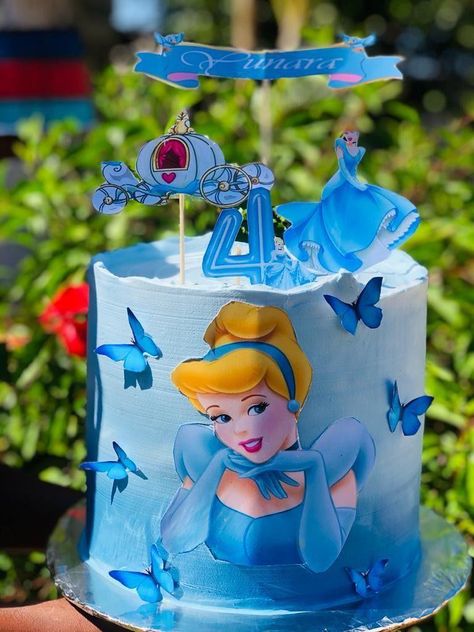 Birthday Cake Cinderella, Cinderella Cake Ideas, Cinderella Birthday Theme, Football Cake Design, Cinderella Cake Designs, Cinderella Cakes, 23 Birthday Cake, Cinderella Birthday Cake, Cinderella Cake Topper