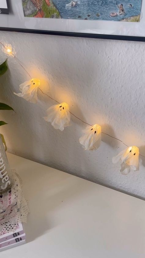 little ghost lights👻✨✨ | Instagram Halloween Room Decor Diy, Fairy Lights Diy, Ghost Diy, Ghost Lights, Homemade Halloween Decorations, Halloween Room Decor, Ghost Light, Halloween Fairy, Little Ghost