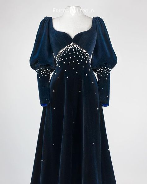 Frieda Lepold on Instagram: "✨ The Starry Night ✨ I have never been asked so often to finally show the other side of a dress - so here is the front of the Starry Night. It is another dress inspired by the night sky made of dark blue velvet embellished with pearls. If you like the dress and are interested in the process of making it, you can watch the video on YouTube, the link is in my profile. If you would like to commission this or a similar dress, feel free to email me at info@friedalepo Navy Blue Fantasy Gown, Blue Velvet Star Dress, Pearl Blue Dress, Dark Blue Gown Aesthetic, Vintage Dark Blue Dress, Night Inspired Dress, Dark Elegant Dress, Blue Starry Dress, Frieda Lepold