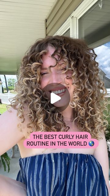 Barbara DelleMonache | CurlVitality on Instagram: "My signature curly hair routine that I do 99.9% of the time 💖 SAVE this post for later  and yes, I truly do believe it’s the BEST curl routine in the WORLD 😘  I change up my products each wash day based on what my hair needs. I recommend trying @curlsmonthly if you’re not sure what products your hair likes yet, BUT here’s the products I used this wash day:  @lusbrands shampoo (use code ITSBARBIEDELLE) @voirhaircare rain hair mask  @theouai curl cream @camillerosenaturals curl maker gel @bread oil @bouncecurl brush" Simple Curly Hair Routine, Curly Girl Method Routine, Curl Maker, Best Curl Cream, Curl Routine, Bread Oil, Shampoo For Curly Hair, Waves Curls, Wash Day