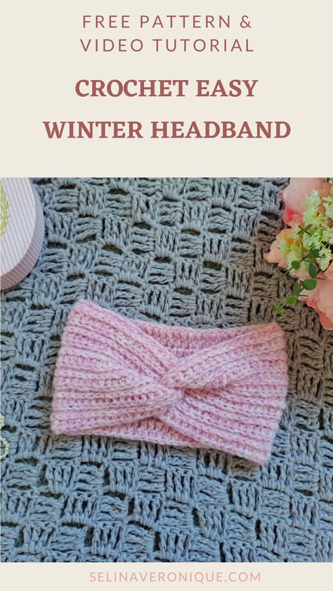 Crochet this delicate and feminine twist headband with the free pattern and video tutorial. This crochet pattern is perfect for beginners. This crochet headband looks very feminine and delicate, and is crocheted with Drops Air yarn. Twist Crochet Headband, Crochet Headband Tutorial Video, Simple Crochet Headband Pattern Free, Crochet Winter Headband Pattern Free, Simple Crochet Headband, Winter Crochet Headband, Headband Crochet Pattern, Feminine Crochet, Cottagecore Crochet