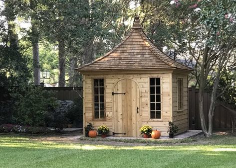 10' x 10' Melbourne Shed in Shreveport, LA 235909 Large Garden Shed, Art Shed Ideas Backyard Studio, Cute Sheds, Williamsburg Gardens, Pool Sheds, Brick Shed, Garden Shed Kits, Cottage Garden Sheds, Cedar Shed