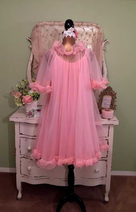 50's feather nightgown - Google Search Pink Showgirl, 60s Nightgown, 1950s Nightgown, Sheer Nightgown, Pink Pjs, Nightgown Set, Nightgown Dress, Nightgown Pattern, Glamour Art