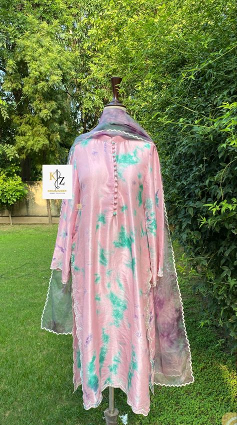 Tie Dye Suits Punjabi, Suit Stitching, Shalwar Kameez Designs, Daman Design, Pakistani Women, Pakistani Women Dresses, Suits Punjabi, Kurti Style, Boutique Outfits