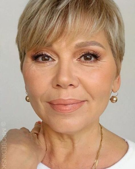 Mother Of The Bride Makeup Styles You Are Sure To Fall In Love With! ❤ Mother of the bride makeup glamorous #wedding #motherofthebride #makeup Makeup For Moms Over 40, Makeup Looks For Older Women Over 40, Makeup Señora, Mother Of The Bride Makeup, Mother Of Bride Makeup, Mothers Makeup, Bride Makeup Ideas, Mom Makeup, Wedding Guest Makeup