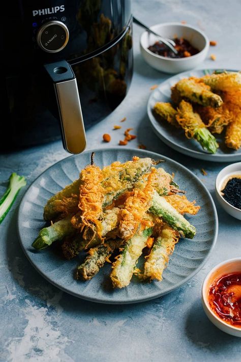 Easy Air Fryer Tempura Vegetables Air Fryer Tempura, Tempura Broccoli, Veggie Tempura, Tempura Cauliflower, Tempura Batter Mix, Tempura Vegetables, Air Fryer Recipes Appetizers, Crispy Chips, Tempura Batter