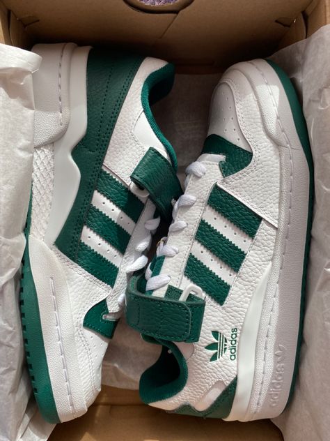 Green Trendy Shoes, Adidas Green Sneakers, Green Adidas Forum, Adidas Shoes Green, Green Adidas Shoes, Adidas Gazelle Outfit, Shoes For School, Perfect Sneakers, Green Adidas