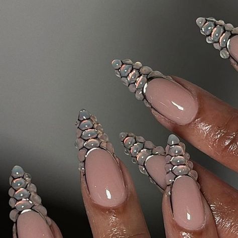 𝐓𝐫𝐚𝐜𝐢𝐞 • 𝐇𝐨𝐮𝐬𝐭𝐨𝐧 𝐀𝐫𝐭𝐢𝐬𝐭 on Instagram: "Here for the texture 😮‍💨" Simple Stiletto Nails Designs, Silver Gold Nails, Nails And Shoes, Nail Ideas Colorful, Texture Nails, Textured Nails, Gel French Tips, White Lace Nails, Nail Design Glitter