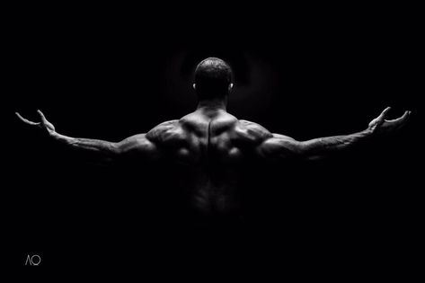 Muscular Aesthetic Pose, Fitness Photography Ideas, Body Builder Men Photography, Gym Portrait Photography, Gym Black Wallpaper, Body Builder Photography, Male Body Silhouette, Body Builder Pose, Gym Black And White