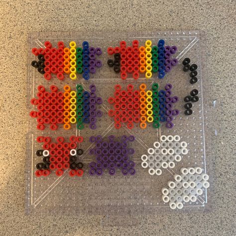 Minecraft Bee Perler Beads, Perler Beads Ideas 3d, 3d Perler Bead Patterns, Rainbow Minecraft, Minecraft Bee, Melt Beads Patterns, Hamma Beads Ideas, Melty Bead Patterns, Easy Perler Beads Ideas